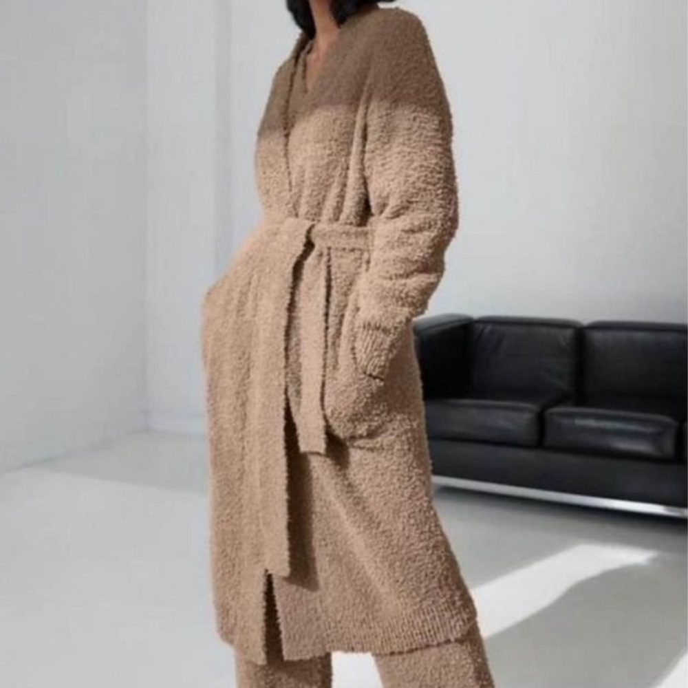 Aritzia The Group by Babaton Plus Retreat Wrap Sweater / Robe Large